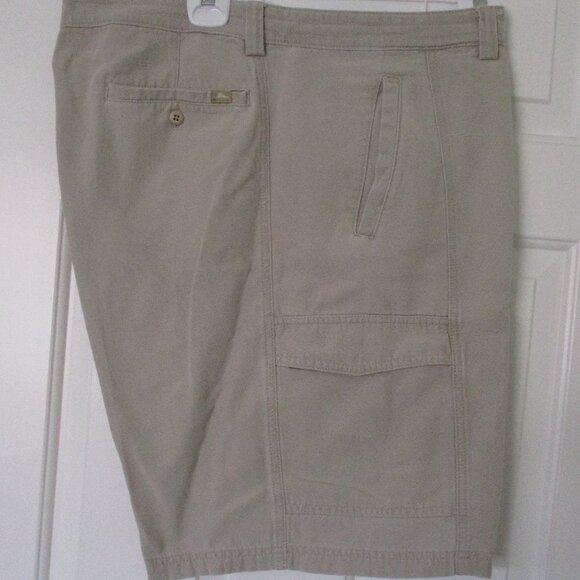 Tommy Bahama Relax Mens Oyster Cotton Blend 6-Pocket Cargo Short Pant - 42W - Picture 1 of 3